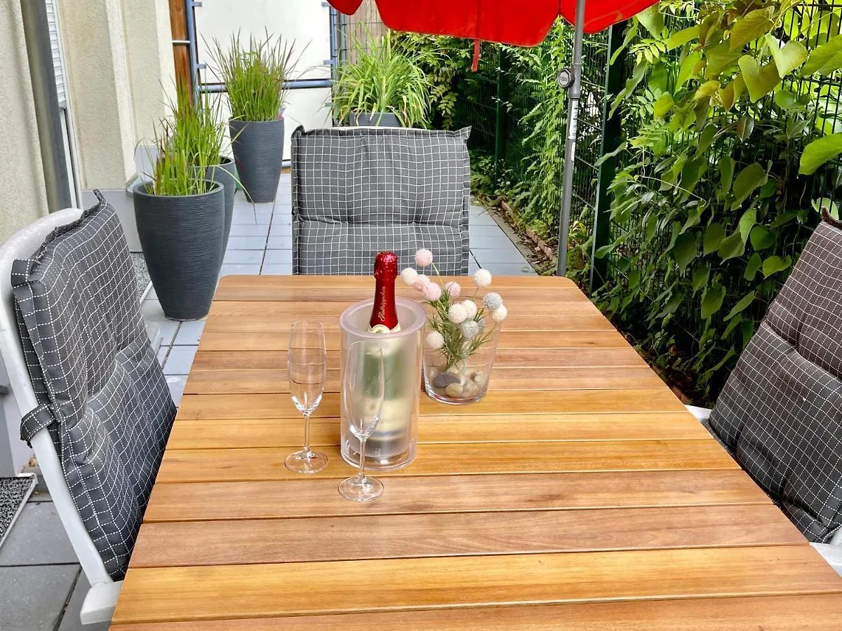Apartment Sonnige Wohnung Im Zentrum Mit Terrasse U Tiefgarage - Netflix & Prime Leipzig
