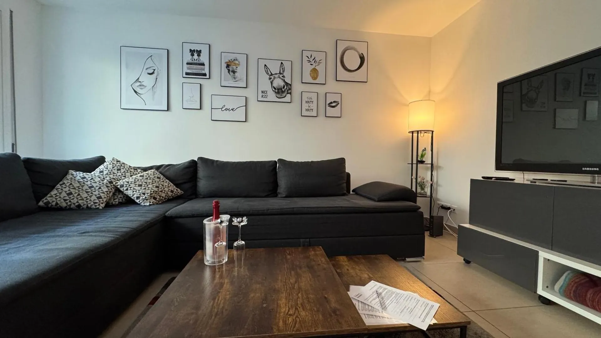 Sonnige Wohnung Im Zentrum Mit Terrasse U Tiefgarage - Netflix & Prime Leipzig Lägenhet